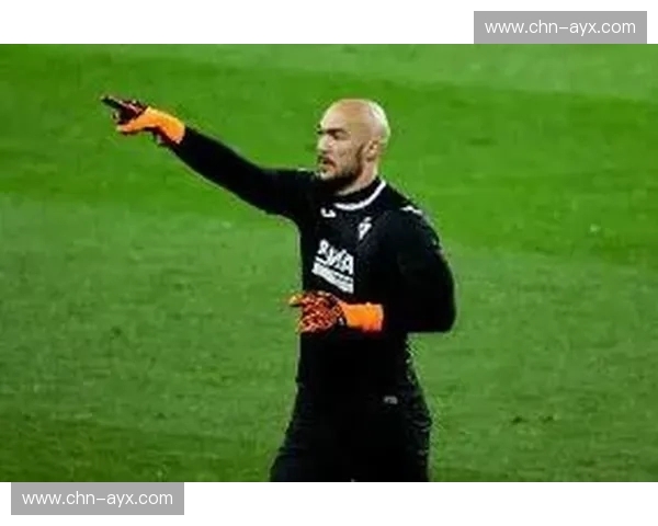 门将加西亚四扑救零封，巴萨防线稳定性获赞誉