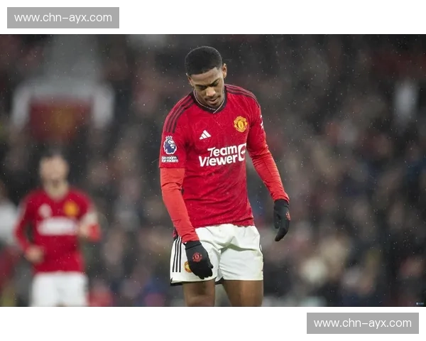 阿斯顿维拉1-1战平曼联,两队门将均获评高分。 阿斯顿维拉1-1战平曼联,两队门将均获评高分。