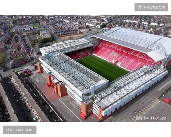 伯纳乌球场新顶棚通过最终测试，将于本月欧冠比赛全面启用